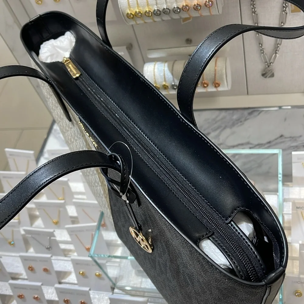 Michael Kors Jet Set Medium Two-Tone Logo Tote Shoulder Bag
BLACK COMBO
NWT - Picture 5 of 16